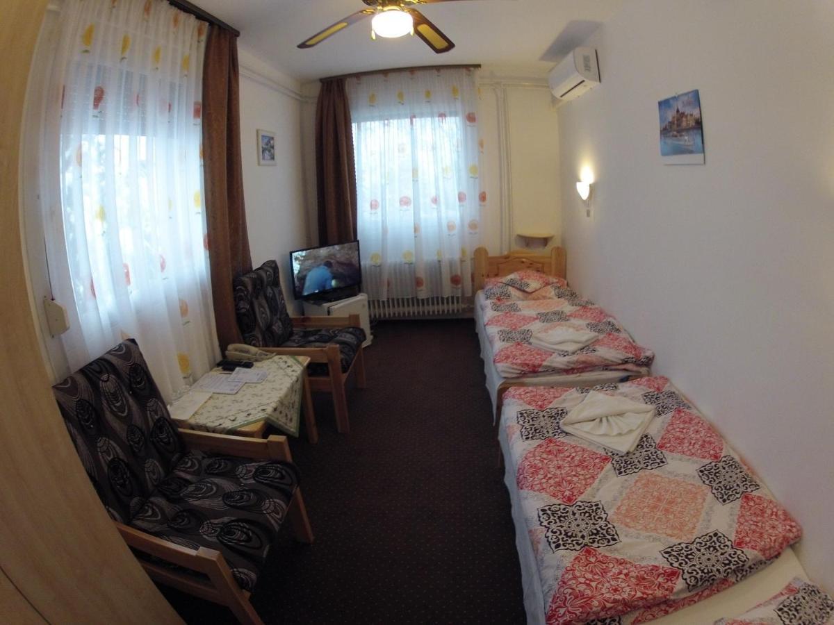 Olympos Panzio Hotel Budaörs Exterior foto